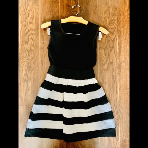 Dresses & Skirts - Casual Day or Evening Dress